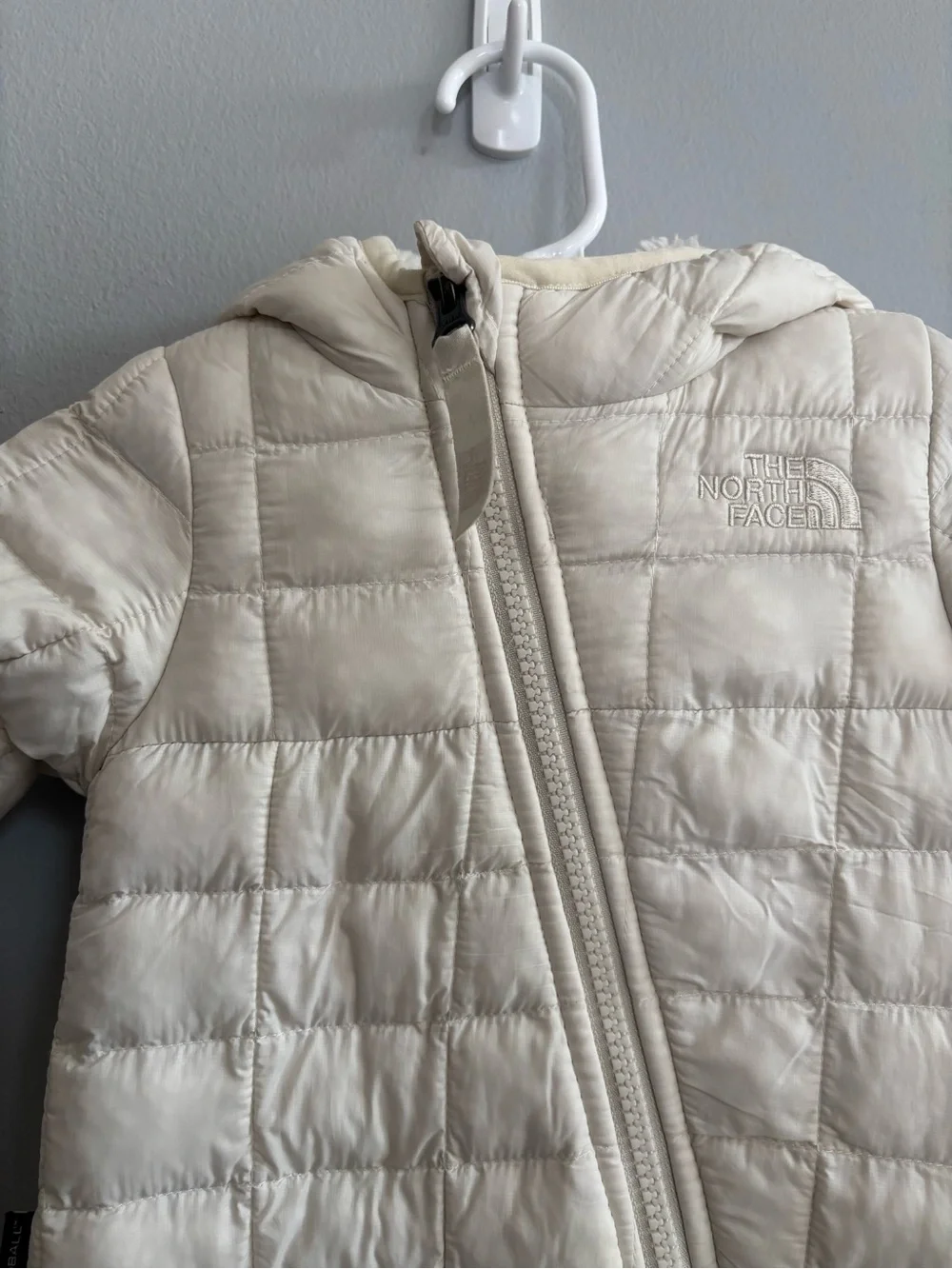 The North Face infant thermoball echo baby bunting 0-3m months beige